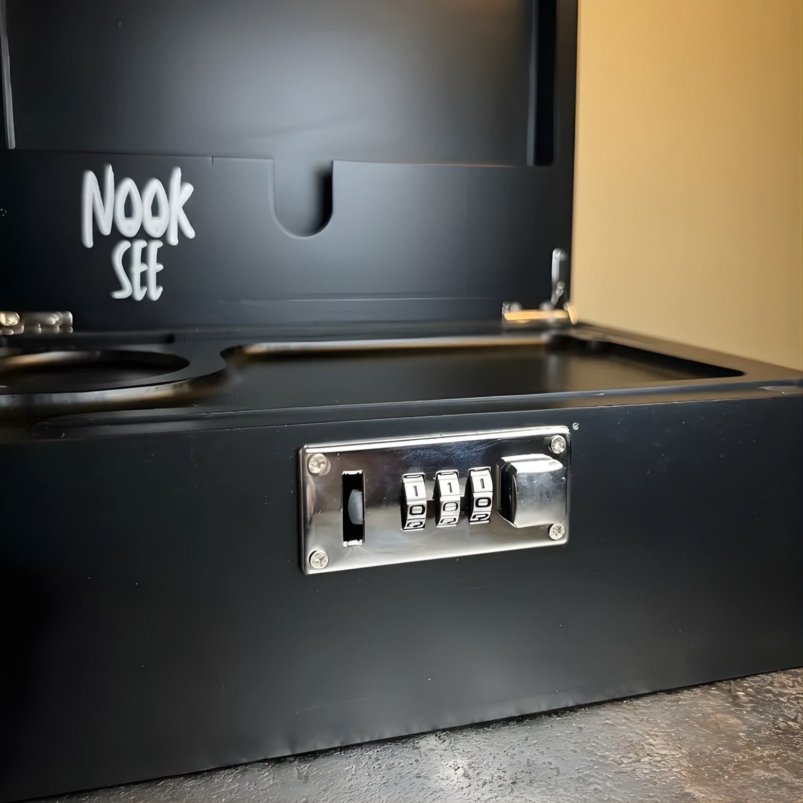 NookseeBox - Black Widow