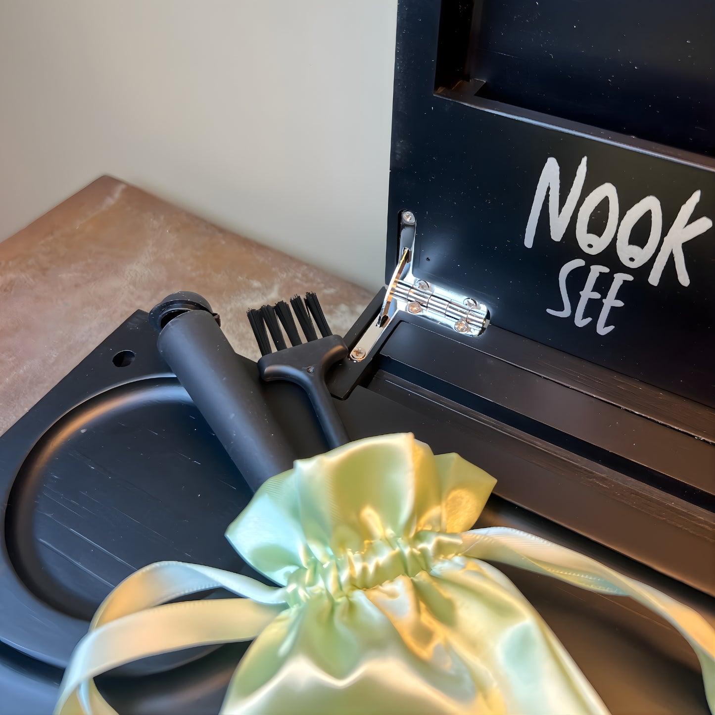 NookseeBox - Black Widow